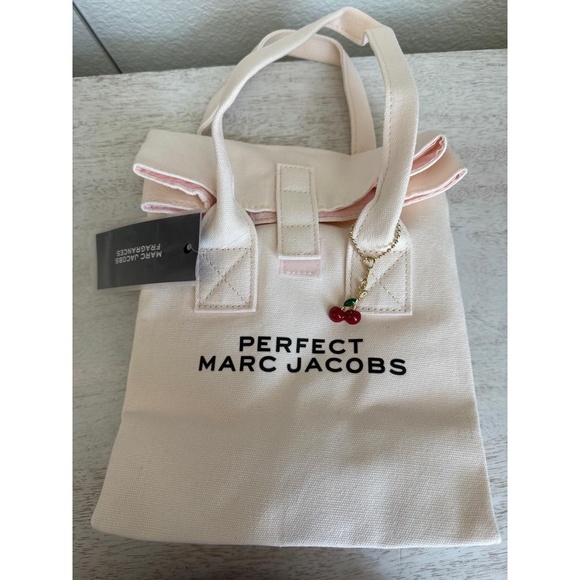 NIB Marc Jacobs Perfect Lunch Tote with Charm - Picture 2 of 8